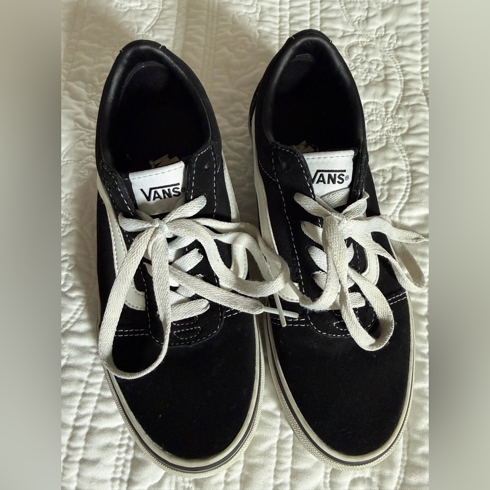 Women's Van’s Black Shoes Size 7